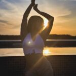 Avneet Kaur Instagram - Sunsets are sky poetry.🤍🌅 Bhopal, Madhya Pradesh