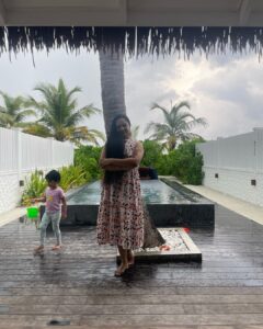 Divya Padmini Instagram - Beach days…🌊⛱️

#throwback #beachdays #maldivesislands #beautifuldestinations #beautifuldays#family #familytime #villanauticaparadiseisland  @ratheesh_balakrishnan_poduval @villanautica.maldives