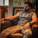 Emraan Hashmi Instagram - Travel vibes ✈️🌍