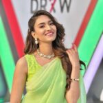 Erica Fernandes Instagram - And just like that she turned into a desi girl. Saree @threadnbutton @sonyashaikh