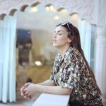 Esha Deol Instagram - आगे बढ़ते रहो …. 💪🏼♥️ Photography- @popmercy HMU - @_narendrajadhav_ @surve.jaya @shankarjadhav813 Managed by - @palsandpeersentertainment #wednesdaywisdom #lookingahead #keepgoing #camofashion #camoflauge #events #workmode #eshadeol #gratitude 🧿♥️