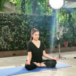 Esha Deol Instagram - Stay calm through the storm & breathe 😊 Happy international Yoga day 🙏🏼 This picture was taken during a shoot to promote the practice of yoga . #internationalyogaday #yoga #fitnessmotivation #wednesdaywisdom #picoftheday #eshadeol #gratitude 🧿♥️