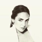 Esha Deol Instagram - Photograph or sketch? #picoftheday #photograph #sketch #monocrome #vintage #eshadeol #gratitude 🧿♥️