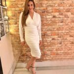Esha Deol Instagram - ♥️♥️ #aboutlastnight @bharattakhtani3 Outfit- @emporioarmani Shoes- @maisonvalentino Jewellery- @tikamdasmotiramjewellers #weekend #saturdaynight #picoftheday #whitedress #sleek #husbandandwife #eshadeol #gratitude 🧿♥️