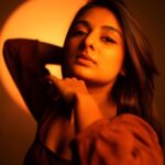 Esther Anil Instagram – A reminder to my-self that I need to take smiling pictures Asap 🌝

Raw, unedited, no filter photo with beautiful lighting magic by @vimal_josu ✨ 

No makeup kinda make by fav 😌 @rizwan_themakeupboy