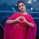 Hari Teja Instagram - I will call it a Mega day❤️ all about last night ..Even Rain couldn’t stop the Storm of mega star… Being a true fan of megastar it’s a dream come true to Host the Pre release event of God father ❤️ Wearing: @justlikethatbyanju Styled by @impriyankasahajananda Photography: @abhinavsagarphotography Jewellery: @kushalsfashionjewellery ❤️