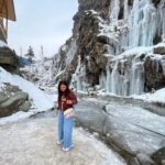 Hari Teja Instagram - Loved this beauty totally ❤️ most gorgeous waterfall I’ve ever seen… #kashmirlovers #drungwaterfall #naturelovers #peace #happiness ❤️ Drung