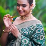Hari Teja Instagram - @impriyankasahajananda @brandmandir @kushalsfashionjewellery @ekorphotography 😀