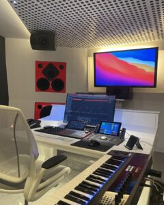 Harris Jayaraj Instagram - Good vibe.
