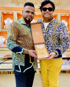 Harris Jayaraj Instagram - Thank you Datto Malik and MS Gold for your generosity on the success of our concert “Hearts Of Harris” 3.0 and 4.0.