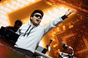 Harris Jayaraj Instagram - Cheering my lovely audience