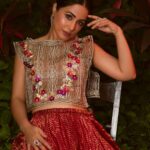 Hina Khan Instagram - 🌟 Celebrating a Star: @realhinakhan 🌟 Join us as we embark on an extraordinary journey, tracing the rise of a true icon in the entertainment industry - Hina Khan! ✨ From her humble beginnings to shining brilliantly on the silver screen, Hina has mesmerized audiences with her undeniable talent, versatility, and unwavering dedication. Hina's story is a testament to the power of dreams and sheer determination. With relentless passion and an unyielding spirit, she broke barriers, defied norms, and paved her way to the pinnacle of success. 🚀 CLICK ON THE LINK IN BIO TO READ FULL INTERVIEW Produced By: @facemag.in Publisher: @harshithundet Creative Director: @farrahkader Photographed by: @thebhupeshkalal Stylist: @sameerkatariya92 Makeup Artist: @kanika.world Hair Stylist: @dynamitepikachu Asst. MUAH: @kayceesbeauty_bykritika Interview by: @tanishka.juneja Location: @hotel_saharastar Coordinated by: @volokal Artist Management: @stellaartalent Asst. Creative Director: @haaute ON HINA Jewellery: @jawahriiofficial Outfit: @etashabyashajain PR: @thewisedesign #FaceMagazine #FaceMagazine #FaceOfTheMonth #HinaKhan #JourneyOfSuccess #ShiningBright #Inspiration #Icon #Trailblazer #Unstoppable #DreamBig #Passion #Talent #SilverScreen #Television #CelebratingStars Sahara Star , Mumbai