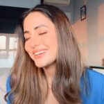 Hina Khan Instagram - My sukoon.. #singing Aap kahen to singer bann jaaoun? #reelsinstagram #reelitfeelit #reelkarofeelkaro #ReelsWithHK