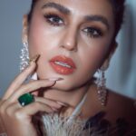 Huma Qureshi Instagram - Here's Looking At You, Kid (with a strong brow game ) @filmfare