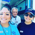 Huma Qureshi Instagram - Woke up today to go distribute 600 hot meals in Downtown LA .. My love and support to the hard working and dedicated team at @thegoodkarmala and @styledbyambika for doing the amazing work that they are doing feeding the homeless. To all my friends in LA and United States please support them with your time and resources.. this is a solid bunch of people doing some amazing work ❤️🧿✌🏻🙏🏻😇 #goodkarma #ramadankareem