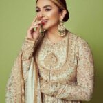 Huma Qureshi Instagram - मुझसे पहली सी मुहब्बत मेरी महबूब न माँग….. Outfit @anamikakhanna.in Jewelry @razwada.jewels Styling @who_wore_what_when Photos @shauryakandwal Hair and Makeup @annieemakesart @nandanisandha_