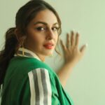 Huma Qureshi Instagram - 💚 Styled by : @sanamratansi Assisted by : @nirikshapoojary_ Jacket : @khhouseofkhaddar Crop top and pants : @zara Earring : @myrhabyrhea Rings : @myrhabyrhea @inaya_accessories Make Up : @krisann.figueiredo.mua Hair : @rakshandairanimakeupandhair Photographer : @devsphotographyofficial
