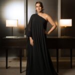 Huma Qureshi Instagram - Toto, I've a feeling we're not in Kansas anymore - Wizard of Oz Gown: @gauriandnainika Earrings: @qisbyashmeet Bracelets and rings: @thealchemystudio_in Styled by @dhruvadityadave Hair and make up by @rakshandairanimakeupandhair Photos by @rohan.foto