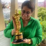 Huma Qureshi Instagram - My first producer (Gangs of Wasseypur) , friend , almost flatmate ( that’s how my name is still saved on her phone) @guneetmonga !! Im so proud of you .. thank you for showing us how it’s done .. you are an inspiration girl!! Living her best life , winning an Oscar for India on her 3 month anniversary.. stuff fairytales are made of. I’ve seen your hustle , your passion , your drive and just sticking it out in an all boys club. All I can say is …. that this is just the beginning 🥰💫 Oh and thank you for letting me touch and record these ridiculous videos with ‘Goldie’ … now I’m just going to have to get my own so we can pose together 😘❤️🔥#love #morepowertoyou #proud #inspired
