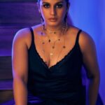 Huma Qureshi Instagram - Black Magic Woman 🖤 Dress - @zara Jewellery- @zariinjewelry Shoes - @aands_official Makeup - @ajayvrao721 Hair - @rakshandairanimakeupandhair Styled by - @who_wore_what_when Photography - @rohnpingalay