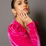 Huma Qureshi Instagram - Post Pending pre Xmas 2022 … Miss #MySquad Styled by : @sanamratansi Assisted by : @nirikshapoojary_ Outfit : @revolve Earring : @radhikaagrawalstudio Rings : @timelessjewelsby_s @vblitzcommunications Footwear : @balenciaga Photographer : @devsphotographyofficial Make Up : @krisann.figueiredo.mua Hair : @rakshandairanimakeupandhair Nails @itssoezi