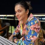 Isha Koppikar Instagram - About last night during a lovely dinner with my friends by the lake. Just want to take a moment and tell everyone that this is a no make up, no filter photo. Your skin can glow without makeup, if you eat right and exercise daily. What you put in your body is what’s reflected on your face. So today, eat healthy, and get those 10,000 steps! 😊 and promise yourself to always have POSITIVE THOUGHTS 💗 #nomakeup #nofilter #natural #candid #beyourself #embraceyourself #embracewhoyouare #youarebeautiful #youareperfect