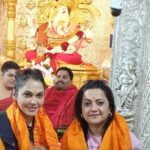 Isha Koppikar Instagram - On the occasion of Makar Sankranti, Pongal, and Lohri, I visited Dagdusheth to get blessings from Ganpati Bappa. Wishing you all happy festivities 😊🙏🏼 #dagdushethganpati #ganpatibappamorya #makarsankranti #lohri #pongal #festivals #indianfestivals #celebration #blessings Dagdu Sheth Ganpati
