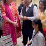 Isha Koppikar Instagram - Today, I attended the free health camp by @drsantoshpandey_ and his organization @rejuaenergycenter @shenmenhelpinghands. They use natural treatments like acupuncture, acupressure, Sujok, HHO, cupping, etc to cure patients. I am a regular visitor at Dr. Santosh’s clinic for my health care and I urge you all to support natural treatment for your well-being too! #naturopathy #naturaltreatment #acupuncture #acupressure #sujok #therapy #healing #wellbeing #health #fitness