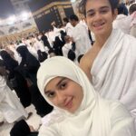 Jannat Zubair Rahmani Instagram - Jumma Mubarak 🤲🏻💕 Completed our first Umrah Alhumdulillah Special thanks to @alkhalidtours for being the best guide and making sure of every little detail… Really appreciate it 💕 Abaya @vw_abayas Masjid Al Haram Makkah - مسجد الحرام مكه المكرمه