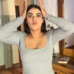 Kavya Thapar Instagram - Jealous of ambiverts 😮‍💨 . . . . . . . #reelsinstagram #introvert #extrovert #trend