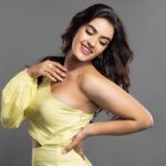 Kavya Thapar Instagram - 🫶✨ Shot by @vaspaan_shroff Makeup | @palak_makeupandhair Hair | @facestories_by_harmankaur Hmu hod | @dishakhannaartistry Wearing | @aroundthecityshop Jewellery | @viariaccessories Shoes | @paioshoes Styled by | @sakshi312 Assisted by | @kinjal_maru04 @sanjamkaur92 ✨ India