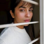 Komalee Prasad Instagram - Good window light 🪟🤳🌥️ . . . Ps phone is safe 😜