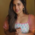 Komalee Prasad Instagram - @komaleeprasad is here talking about her romantic firsts while spilling the beans on why #Sasivadane is the perfect romantic movie for you. Sasivadane coming soon to #PVR. #SasivadaneMovie #RomanticMovie #ValentinesAtPVR #KomaleePrasad #Sriman #RakshitAtluri