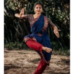 Lakshmi Menon Instagram - 𝓓𝓪𝓷𝓬𝓮 𝓶𝓸𝓭𝓮 2/3 #kuchipudi #dancesaree #kuchipudiglobal #dancephotography #kuchipudi_grama #indianclassicaldancer #dancersofinstagram #chilankalove #dancemudras
