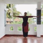 Lakshmi Menon Instagram - Pushpanjali (ragamalika) Dancing to Ravi sir’s voice is giving immense energy #indianclassicaldance#kuchipudi