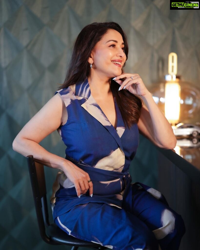 Madhuri Dixit Instagram - Let the sky remind you, it’s okay to feel blue 💙 #wednesday #midweek #wednesdaywisdom #picoftheday #blue