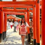 Malavika Instagram - Be the star of your own story, strike a pose✨🫶 伏見稲荷大社 (Fushimi Inari Shrine) 京都