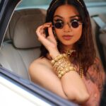 Meenakshi Chaudhary Instagram - Showing the pop of rainbow 🌈 that I am 🤓🤌🏽 Wearing beautiful work of art jewellery by @kishandasjewellery Styled by the coolest @rashmitathapa In this beautiful outfit by @saundhindia The make up in this entire shoot was just so 🥹🤌🏽✨❤️❤️ thank you @boithoque for making me look like a qweennn 🥰 and ofcourse captured so beautifully by the best @pranav.foto 📸🥹❤️
