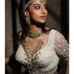 Meenakshi Chaudhary Instagram - 🕊️ 🕊️ 📸 @pranav.foto Jewellery by @kishandasjewellery Outfit @kkashi.official Styling @rashmitathapa Muah @boithoque