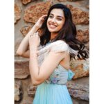 Meenakshi Chaudhary Instagram - Straight outta fairytale 💫 🧚‍♀️ Styled by- @riechamallick Outfit - @riddhimajithiaofficial Make up - @s_r_studios_ Hair - @thrinath_nambara_