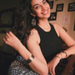Meenakshi Chaudhary Instagram - Tere naina 🤍🥰 @afrographer
