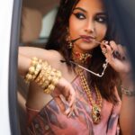 Meenakshi Chaudhary Instagram - Looking at you looking at me 😉✨ 📸 @pranav.foto Styling @rashmitathapa Muah @boithoque Outfit @saundhindia Jewellery @kishandasjewellery