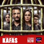 Mona Singh Instagram - A family trapped in the dilemma between morality and money!💷 #Kafas streaming now on Sony LIV. #KafasOnSonyLIV @sonylivindia @sonylivinternational @applausesocial @madibaent @sameern @segaldeepak @sahil_insta_sangha @sharmanjoshi @monajsingh @vivanbhathena_official @jhangianipreeti @mikail.gandhi @singhtejasvi #ZarinaWahab @castingchhabra @karandontsharma @garg.prasoon @rapra_02 @shreyakarunakaram @devnidhib @001danishkhan @amansrivas @saugatam