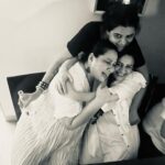 Mona Singh Instagram - #bettertogether #friendship #bday #surprises #laughter #madness #instagood