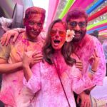 Mona Singh Instagram - Holi hai #color #life #happiness #friendship #food #dance