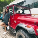 Mugdha Chaphekar Instagram - Photo dump.. Jab pictures liya karte the 🫶✨ #memories #throwback Mumbai, Maharashtra
