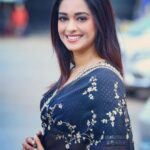 Mugdha Chaphekar Instagram - Have you smiled today? #just . 📸 @pappu.gupta.549 Mumbai, Maharashtra