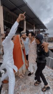Munira Kudrati Instagram - Eid ke din par shubh kaam 😂😂.. 
Special appearance - @imrohitsuchanti 😂😂😘😘
PS : We’ve made this video just for entertainment purpose, we do not intent to hurt any sentiments related to religion, caste or creed.. love and cheers!! ❤️✌🏻
.
.
.
.
.
.
.
.
.
.
.
.
.
#insta #instagram #instadaily #instalike #reels #reelsinstagram #funnyvideos #funnyreels #❤️