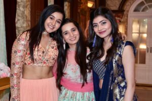Munira Kudrati Instagram - All the beauties in one frame 😂
.
.
.
.
.
.
.
#bhagyalakshmi
