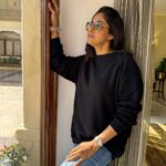 Nadhiya Instagram - Enjoying the moment💛
